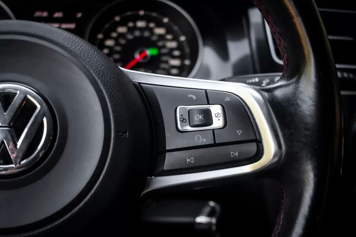 volkswagen-golf-2015-gasolina-1984cc