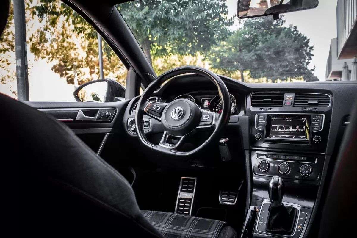 volkswagen-golf-2015-gasolina-1984cc