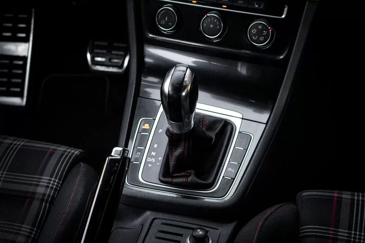 volkswagen-golf-2015-gasolina-1984cc