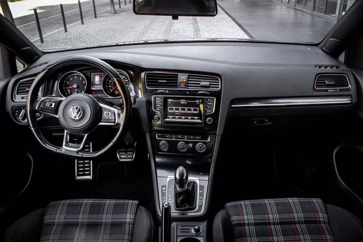 volkswagen-golf-2015-gasolina-1984cc