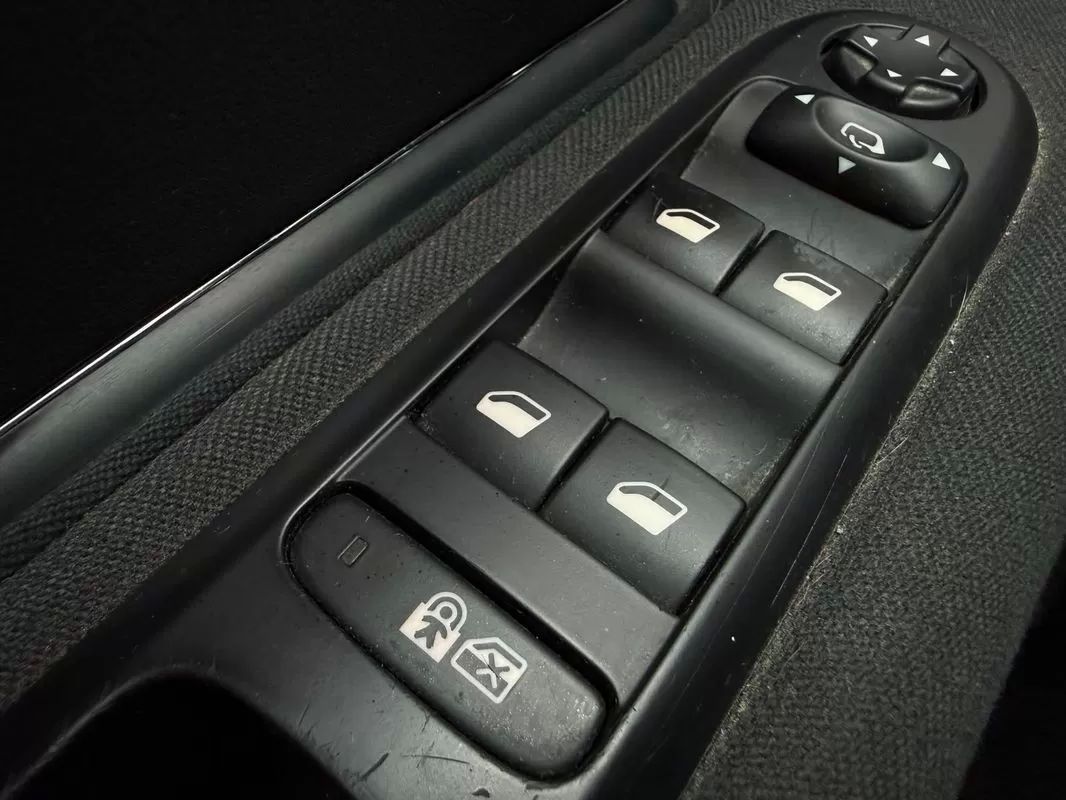 peugeot-3008-2013-diesel-1560cc