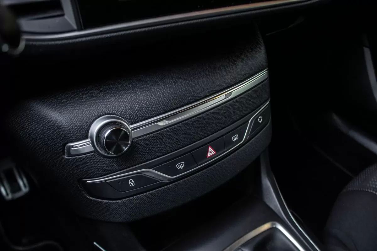 peugeot-308-2019-diesel-1499cc