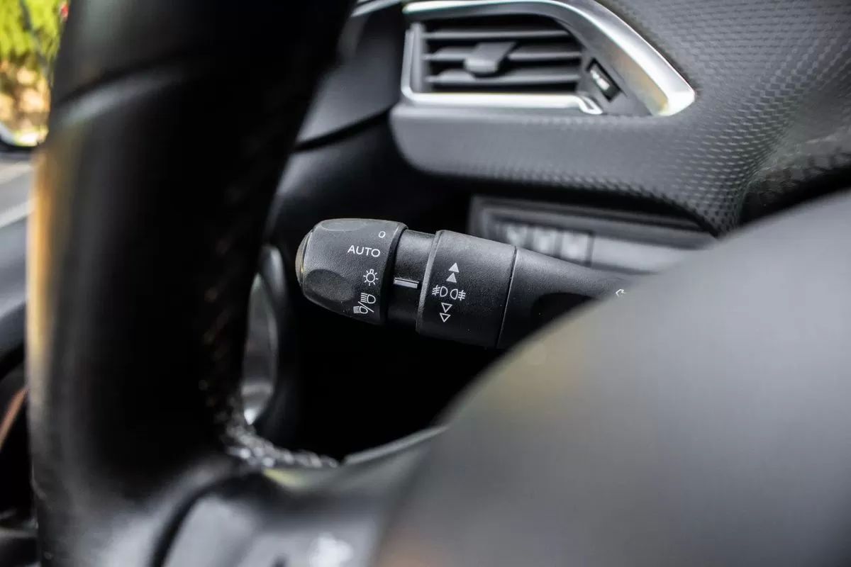 peugeot-2008-2016-gasolina-1199cc