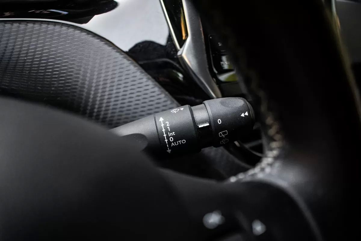 peugeot-2008-2016-gasolina-1199cc