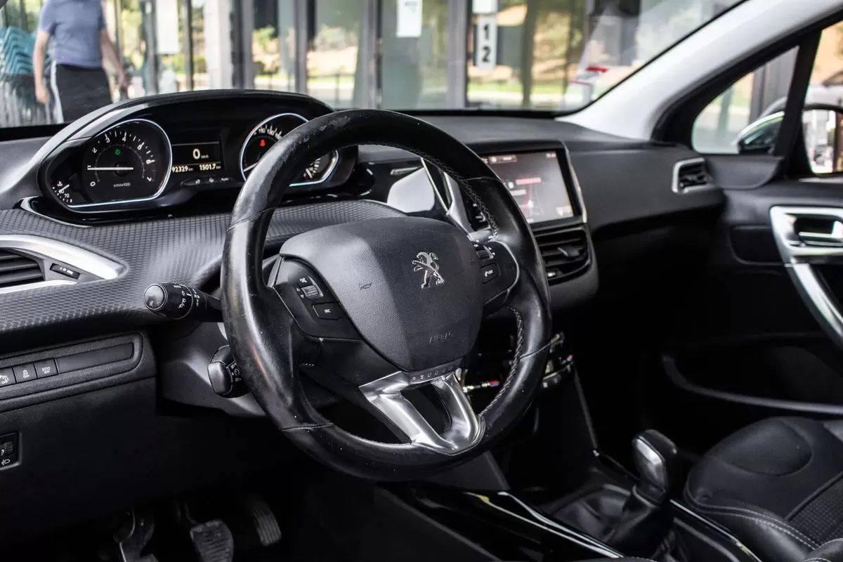peugeot-2008-2016-gasolina-1199cc