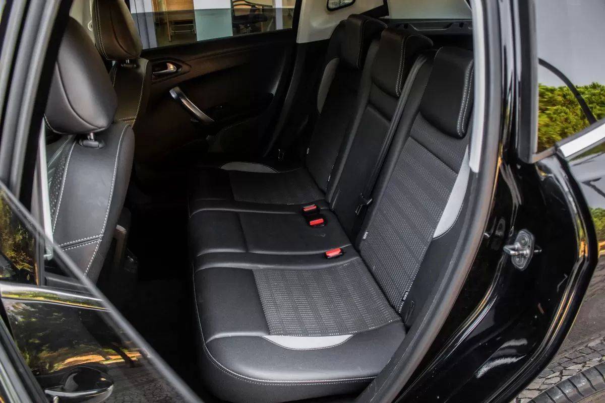 peugeot-2008-2016-gasolina-1199cc
