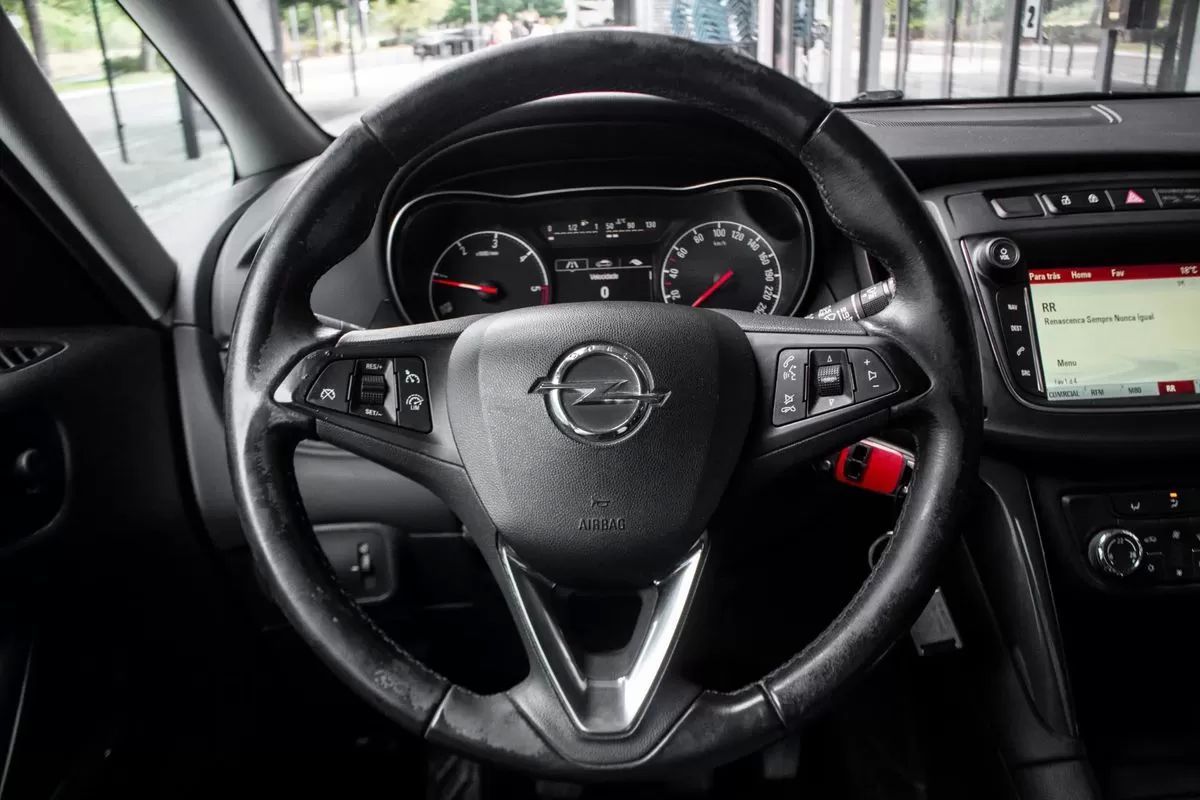 opel-zafira-2018-diesel-1598cc