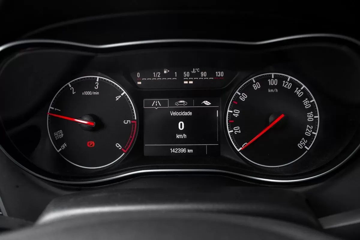 opel-zafira-2018-diesel-1598cc