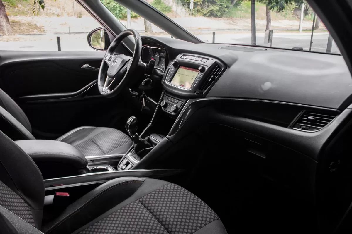 opel-zafira-2018-diesel-1598cc