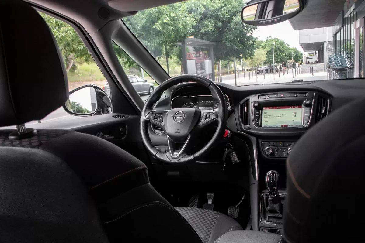opel-zafira-2018-diesel-1598cc
