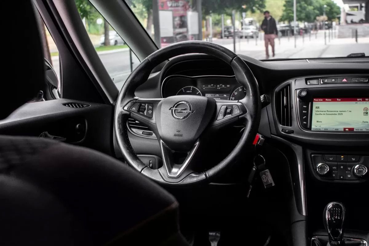 opel-zafira-2018-diesel-1598cc