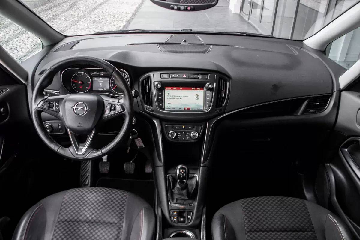 opel-zafira-2018-diesel-1598cc