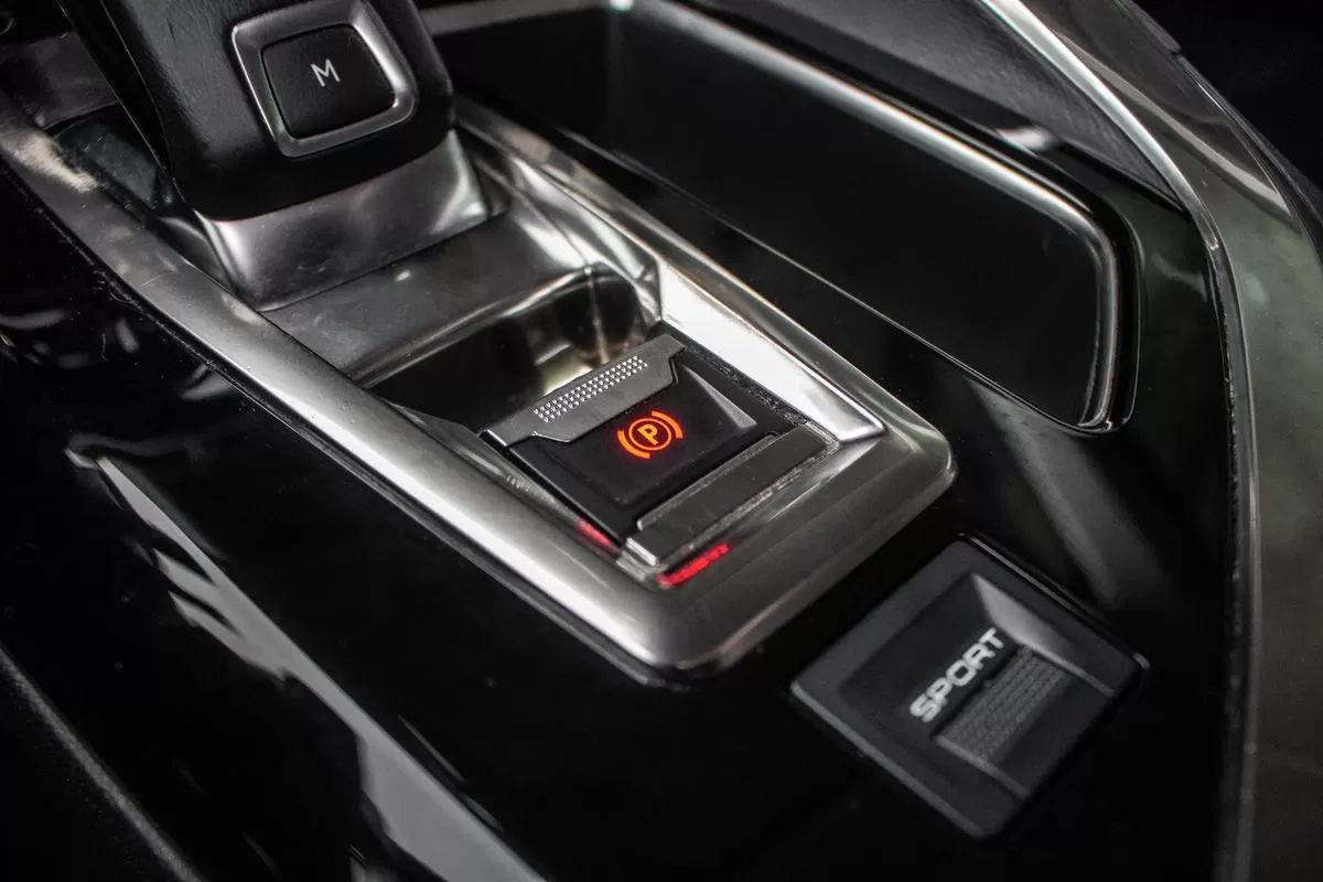 peugeot-3008-2018-diesel-1560cc
