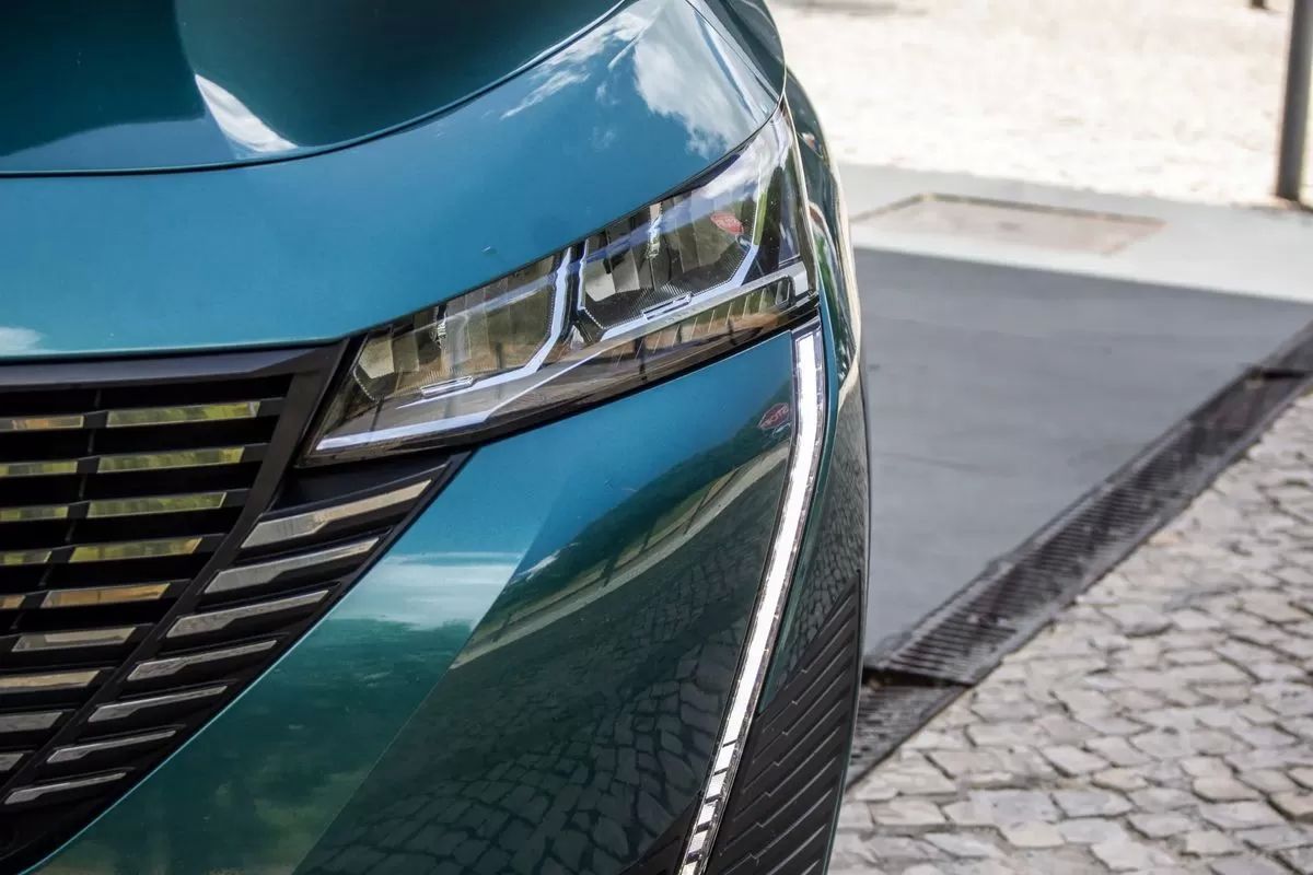 peugeot-308-sw-2022-diesel-1499cc