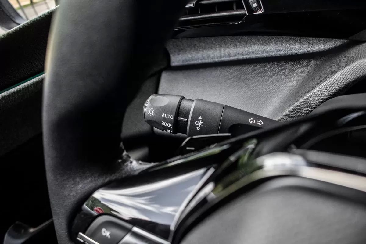 peugeot-308-sw-2022-diesel-1499cc