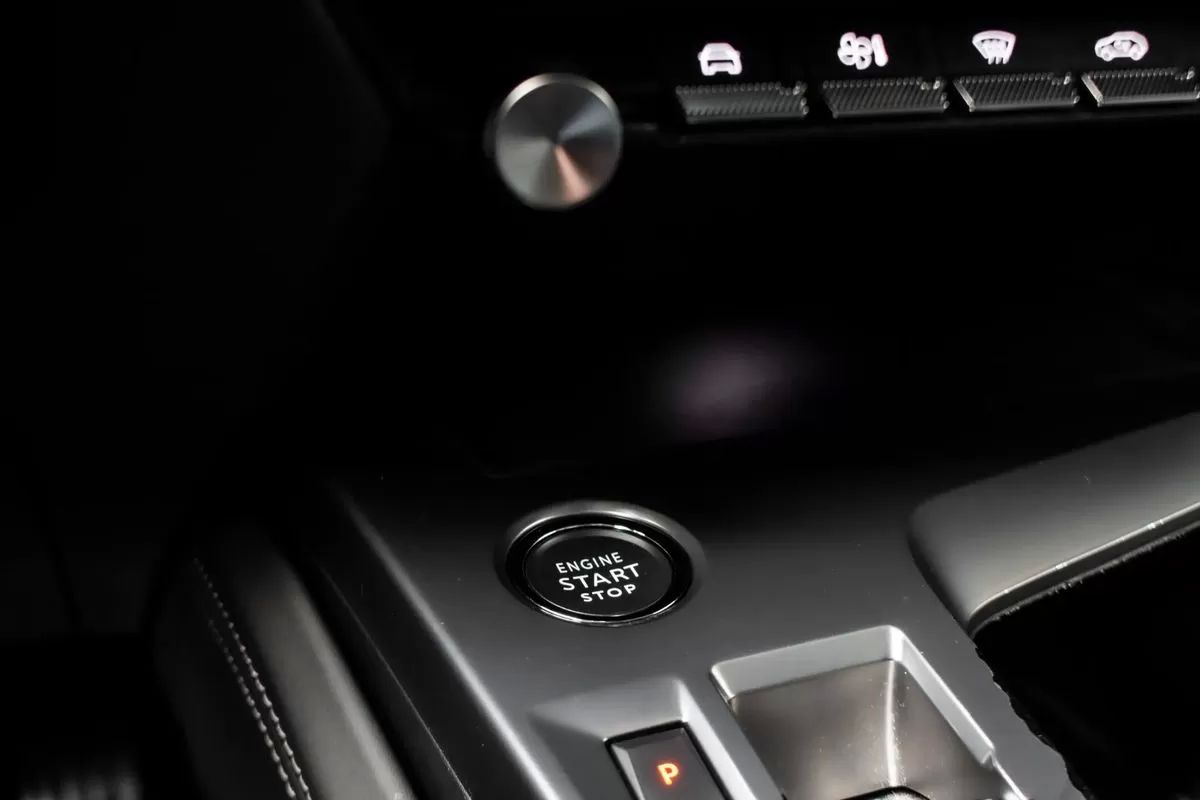 peugeot-308-sw-2022-diesel-1499cc