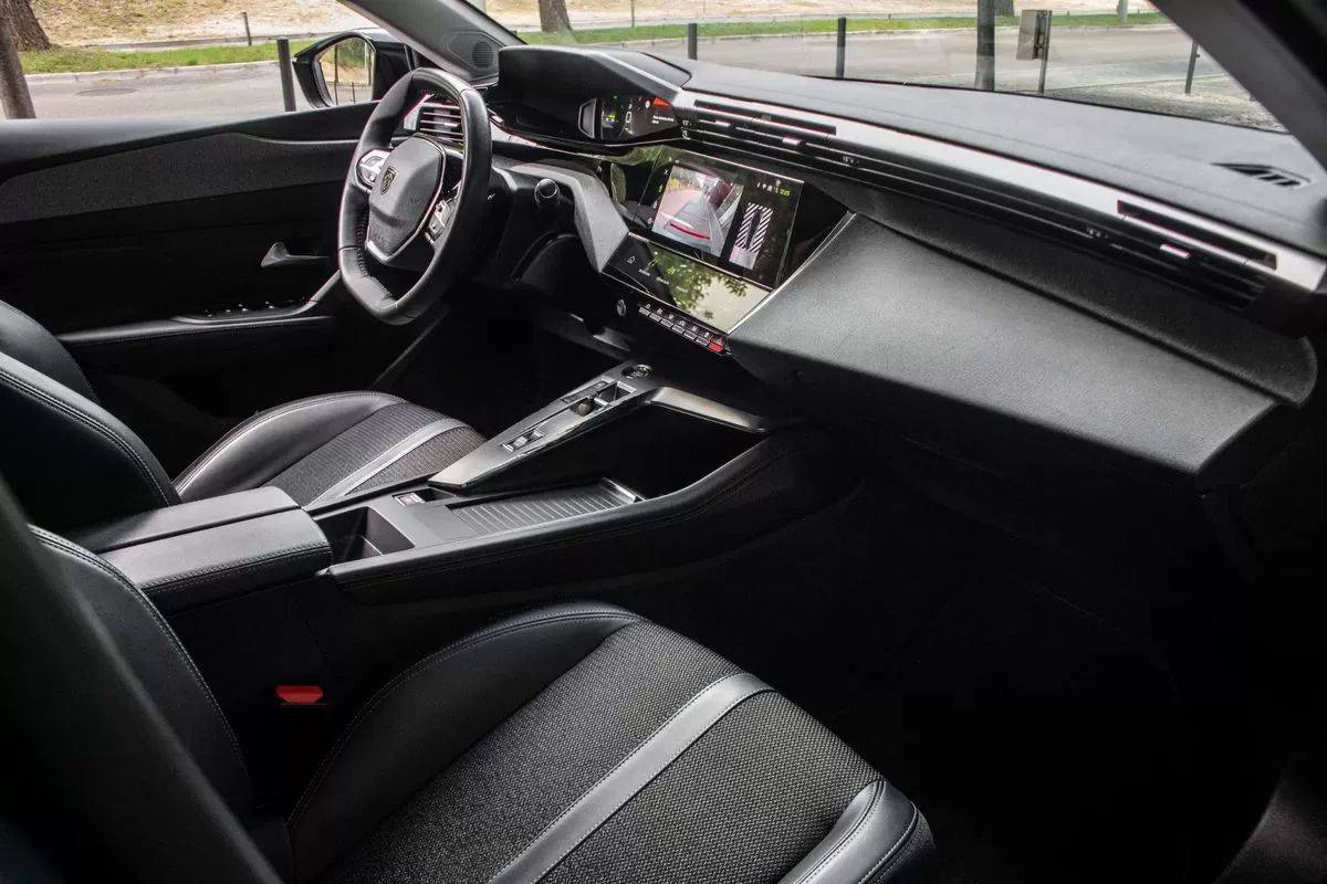 peugeot-308-sw-2022-diesel-1499cc