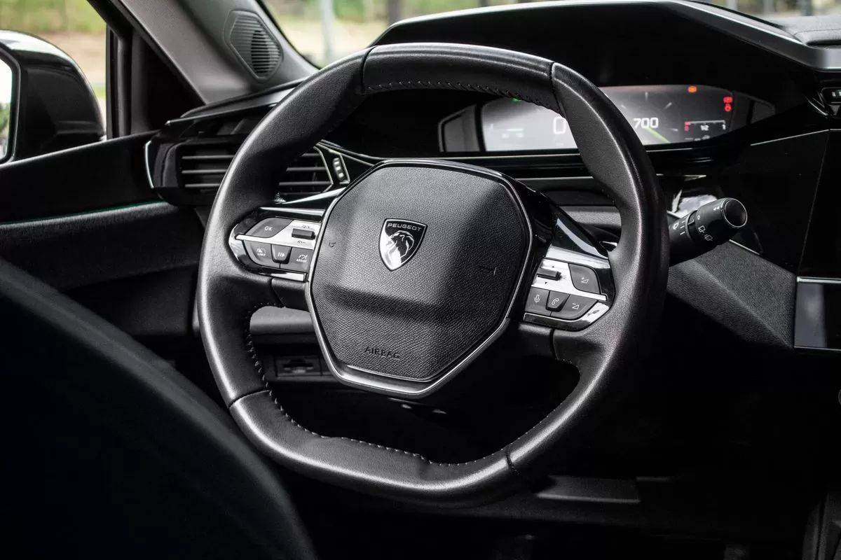 peugeot-308-sw-2022-diesel-1499cc