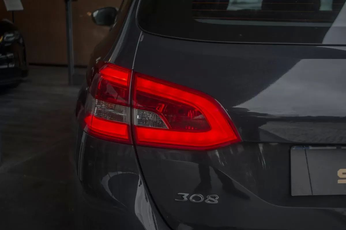 peugeot-308-sw-2019-diesel-1499cc