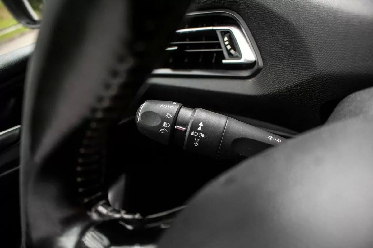 peugeot-308-sw-2019-diesel-1499cc
