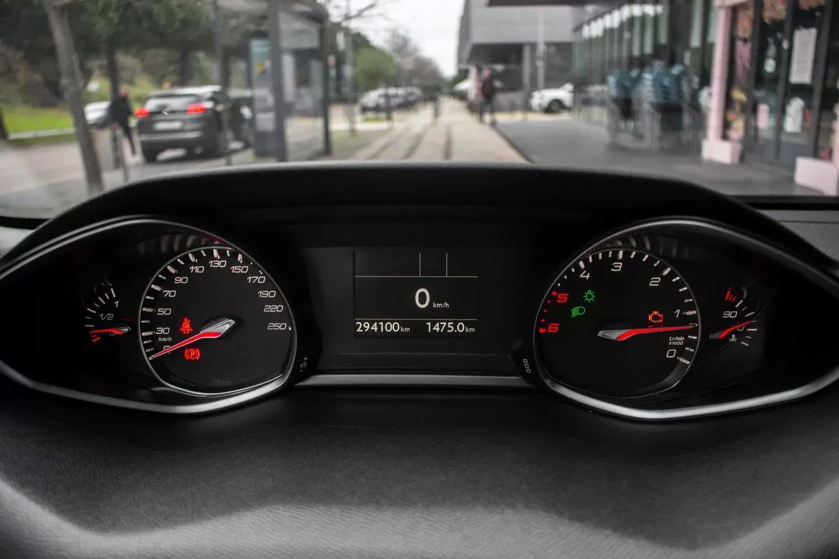 peugeot-308-sw-2019-diesel-1499cc