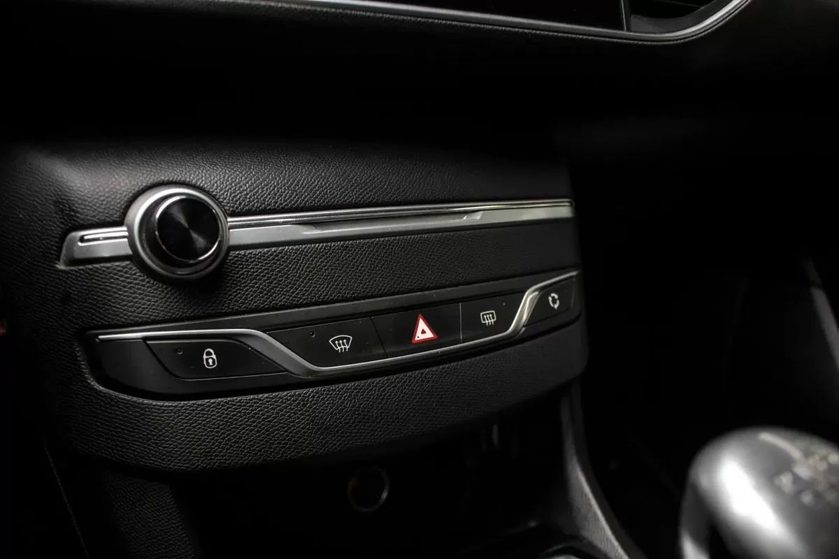 peugeot-308-sw-2019-diesel-1499cc