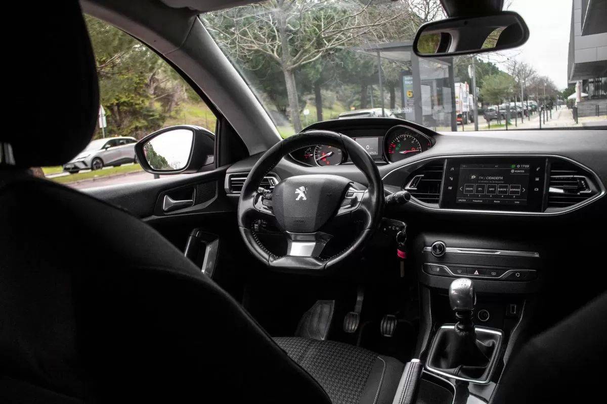 peugeot-308-sw-2019-diesel-1499cc