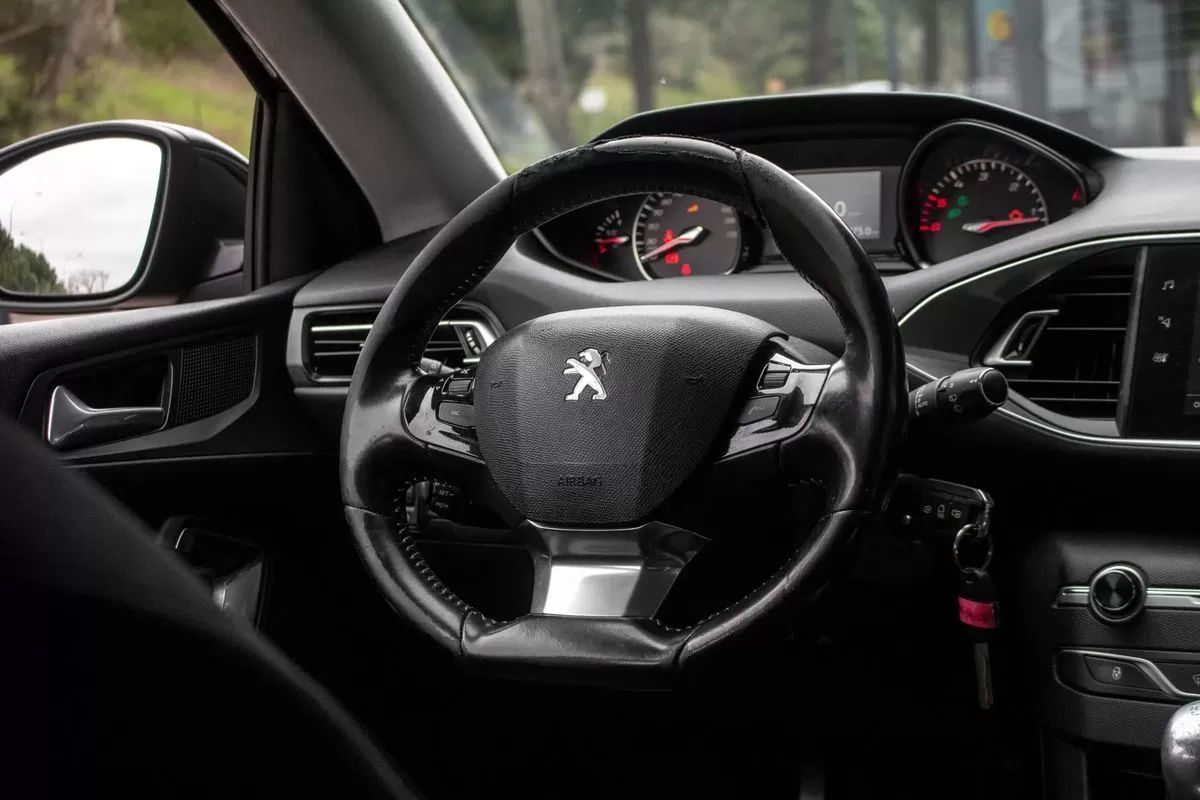 peugeot-308-sw-2019-diesel-1499cc