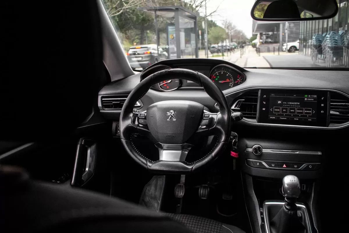 peugeot-308-sw-2019-diesel-1499cc
