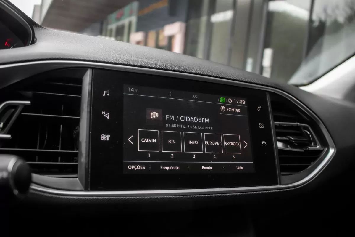 peugeot-308-sw-2019-diesel-1499cc