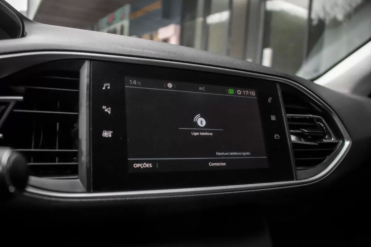 peugeot-308-sw-2019-diesel-1499cc