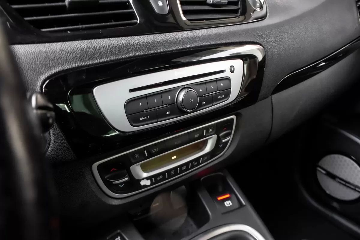 renault-grand-scenic-2015-diesel-1598cc
