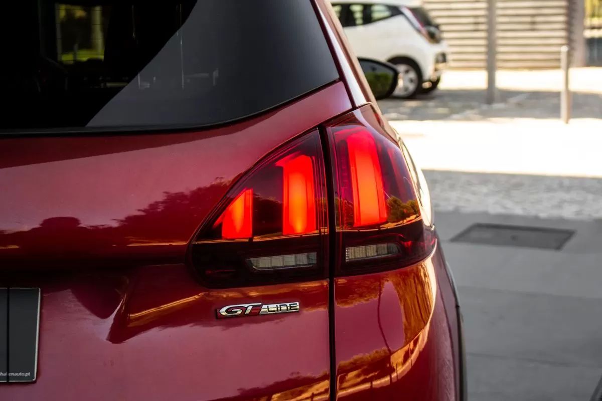 peugeot-2008-2016-gasolina-1199cc