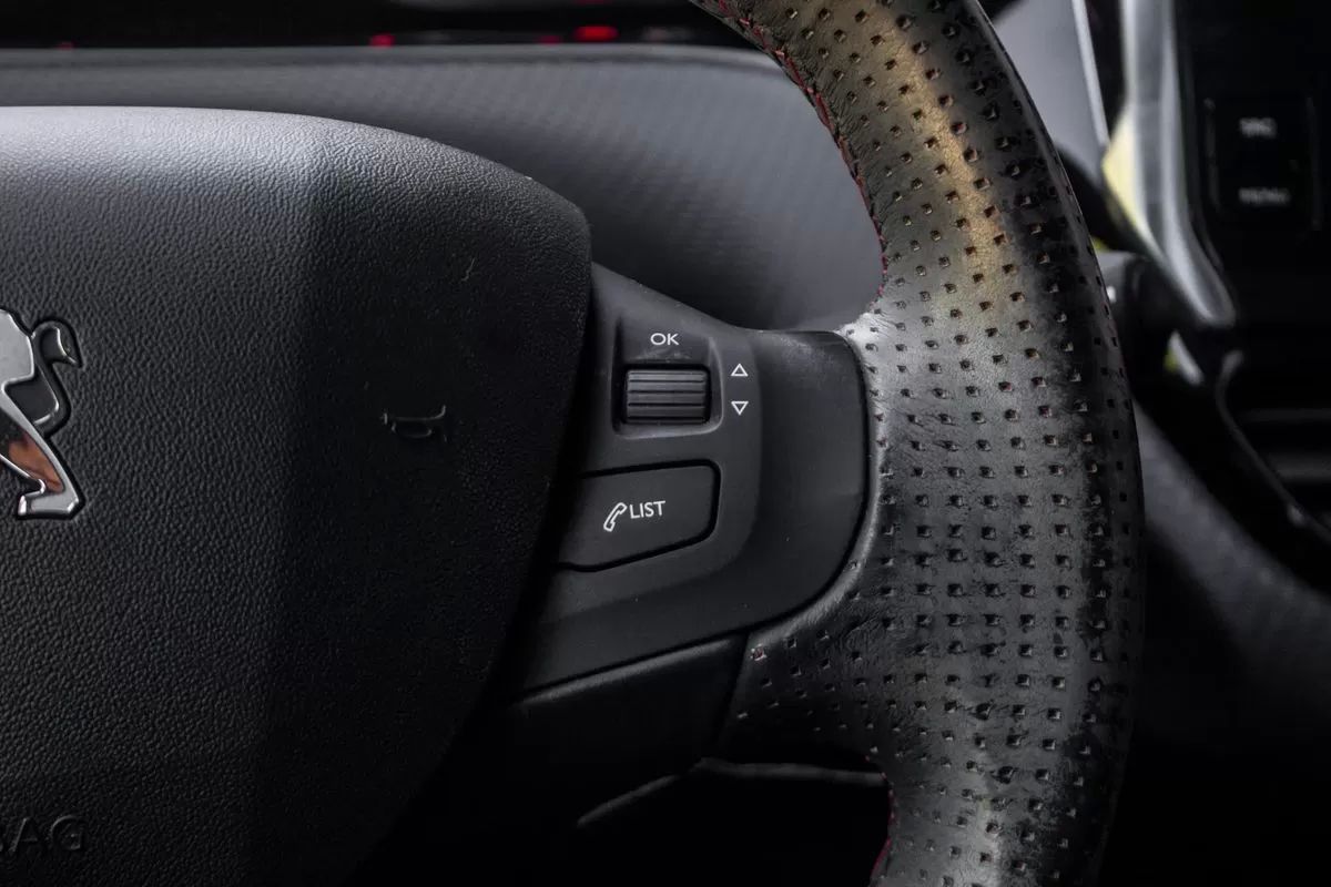 peugeot-2008-2016-gasolina-1199cc