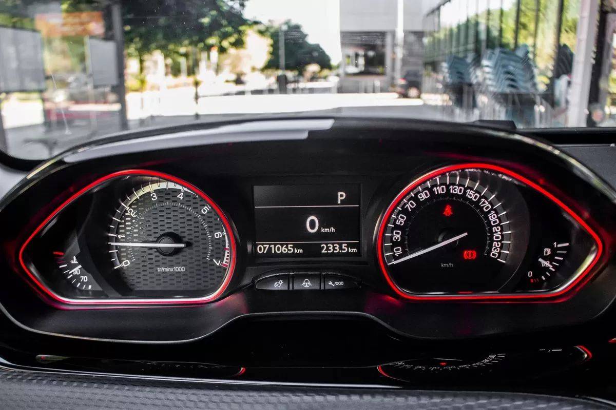 peugeot-2008-2016-gasolina-1199cc