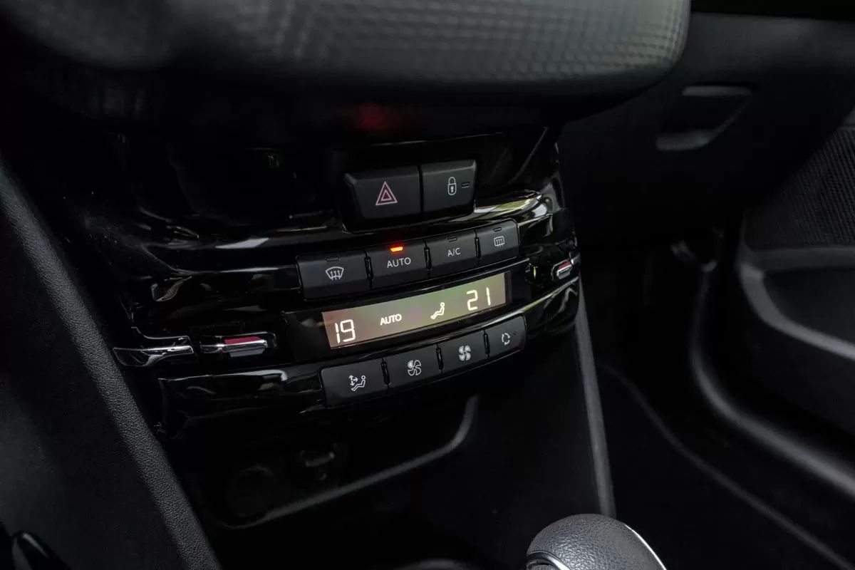 peugeot-2008-2016-gasolina-1199cc