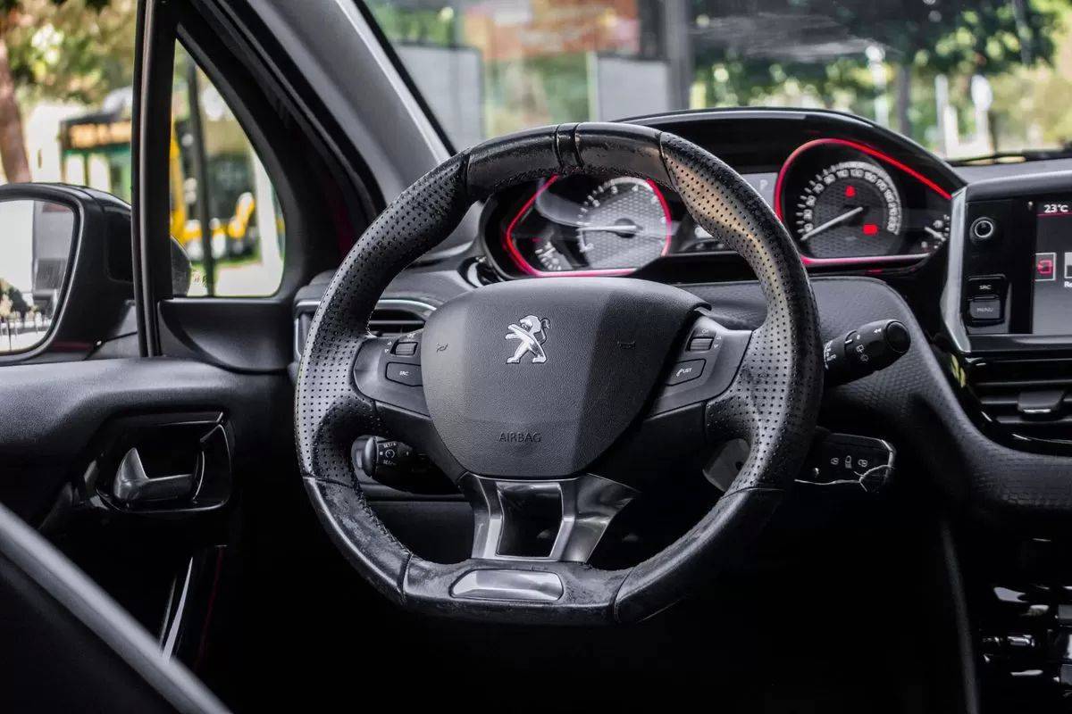 peugeot-2008-2016-gasolina-1199cc
