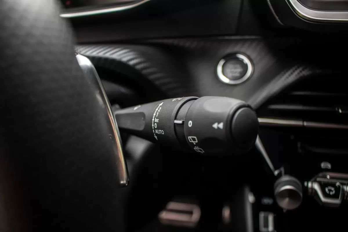 peugeot-208-2025-gasolina-1199cc
