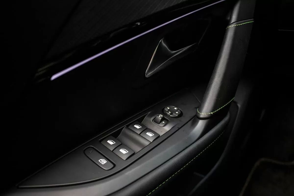 peugeot-208-2025-gasolina-1199cc