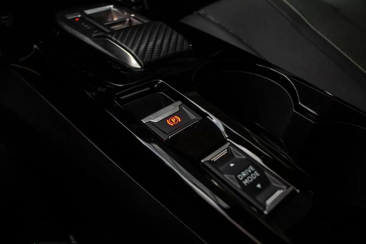 peugeot-208-2025-gasolina-1199cc
