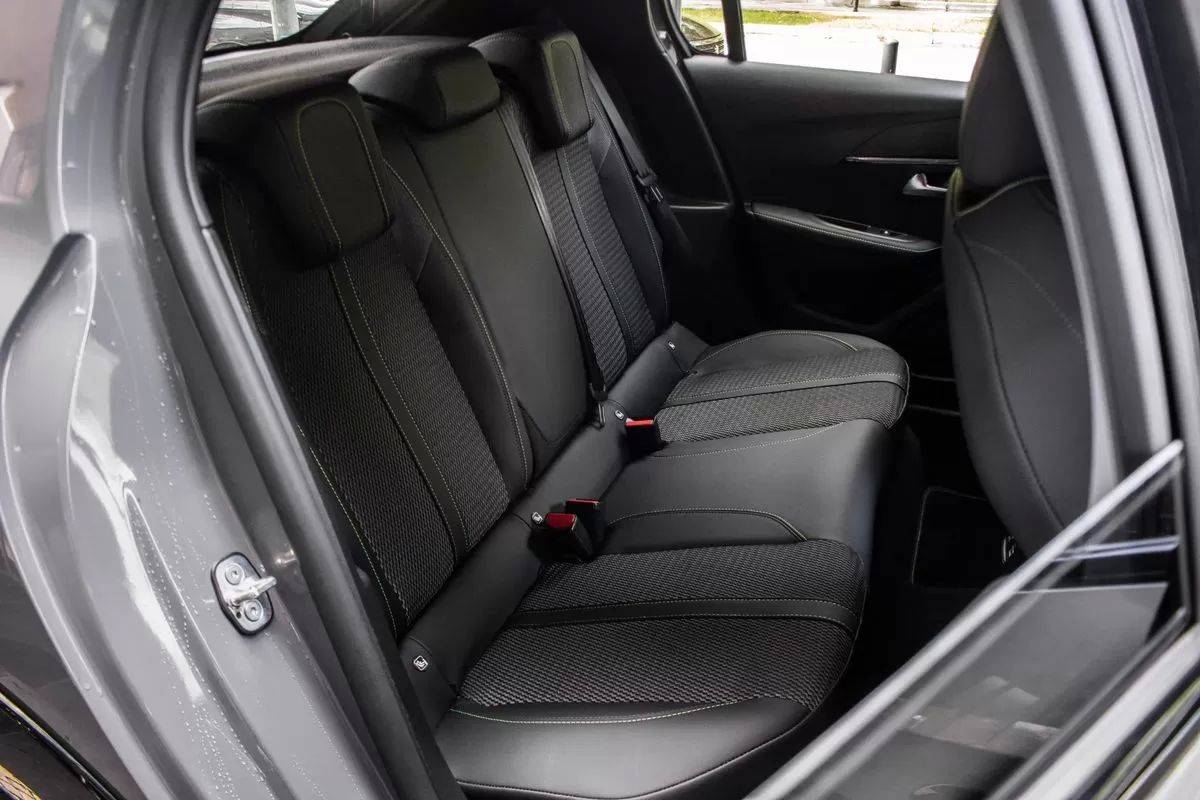peugeot-208-2025-gasolina-1199cc