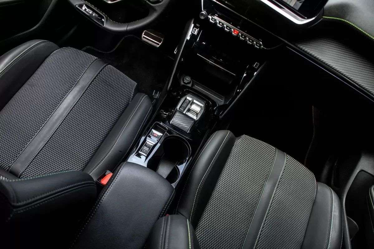 peugeot-208-2025-gasolina-1199cc