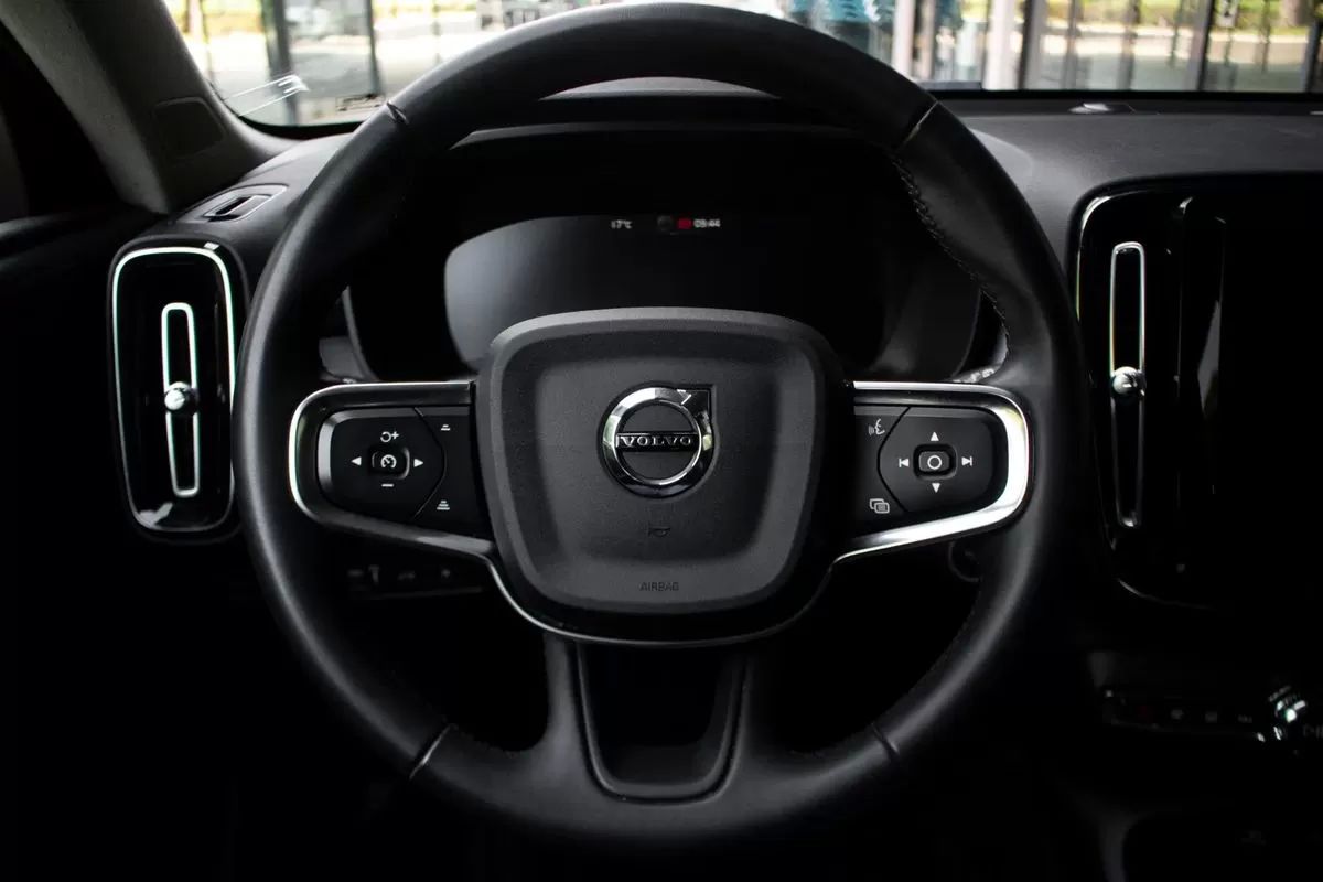 volvo-xc40-2022-hibrido-1477cc
