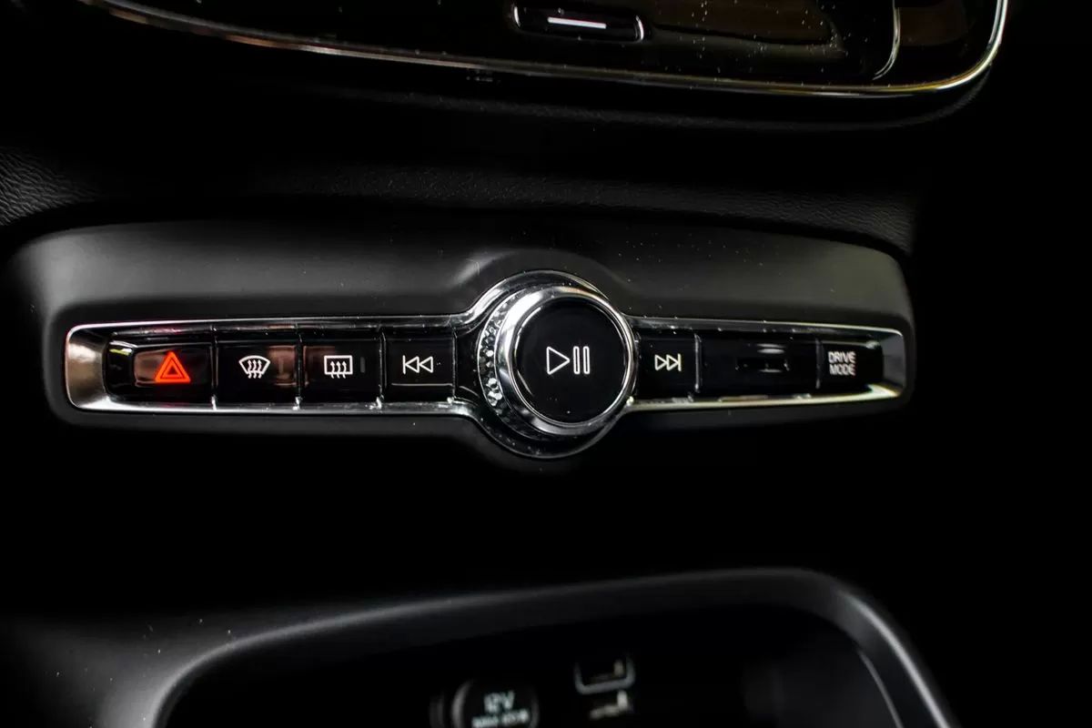 volvo-xc40-2022-hibrido-1477cc