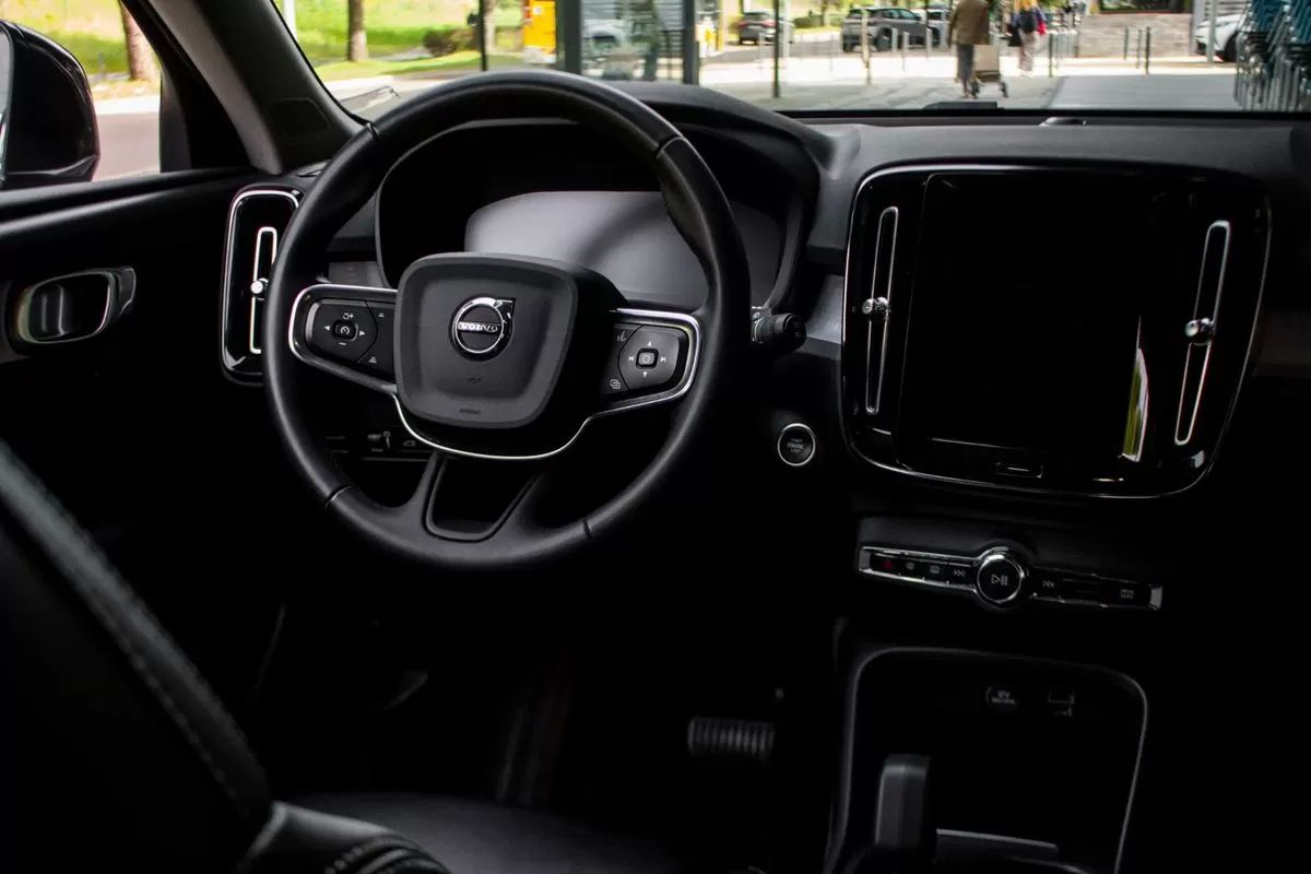 volvo-xc40-2022-hibrido-1477cc