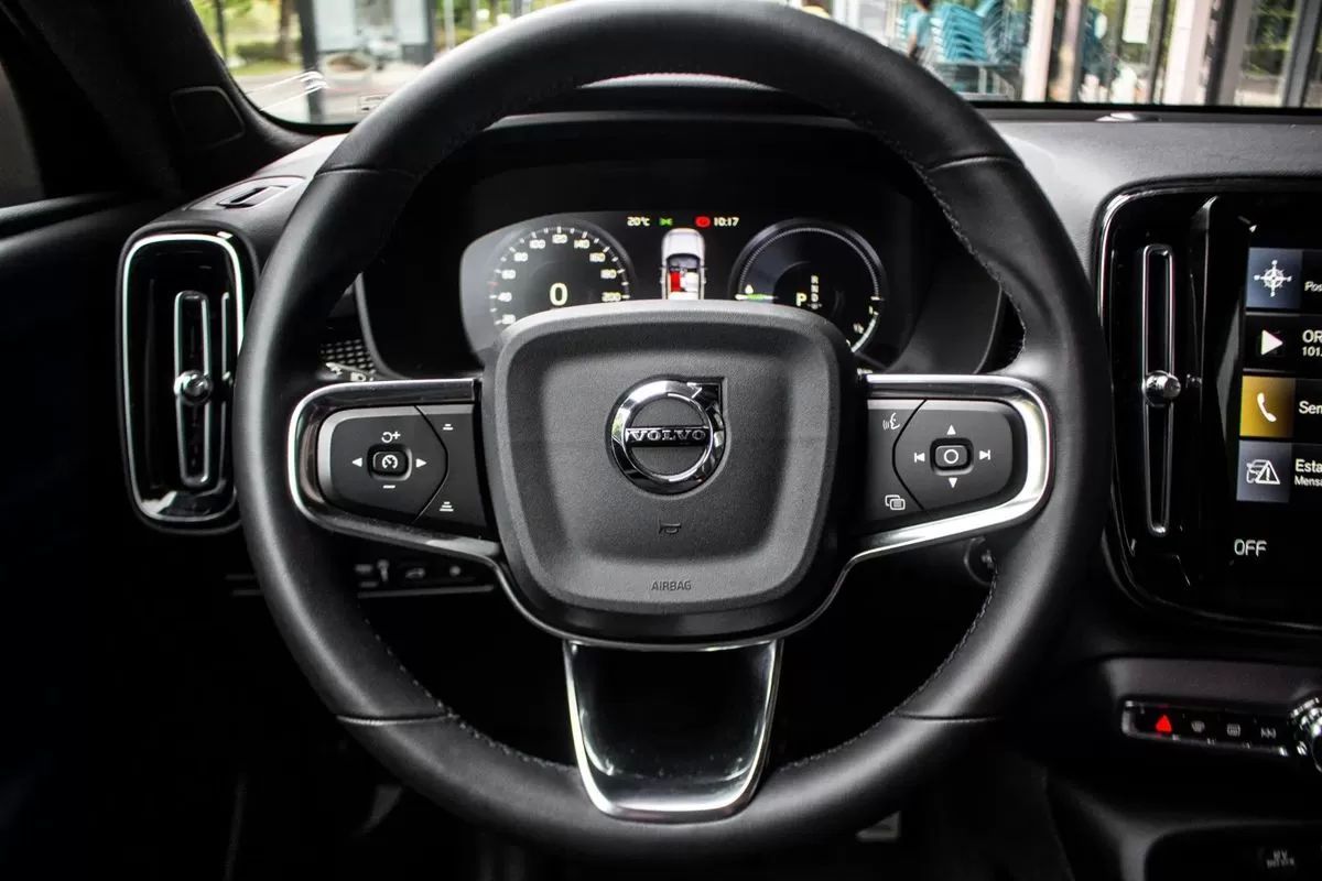 volvo-xc40-2022-hibrido-1477cc