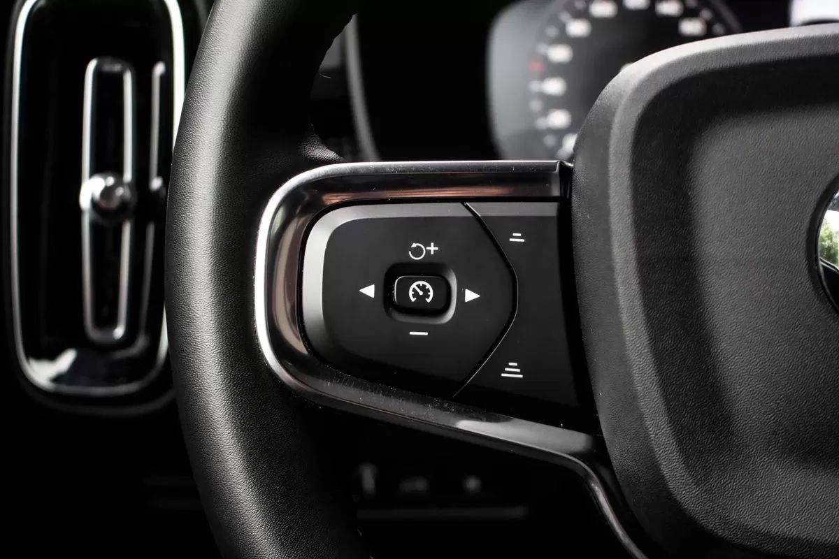 volvo-xc40-2022-hibrido-1477cc
