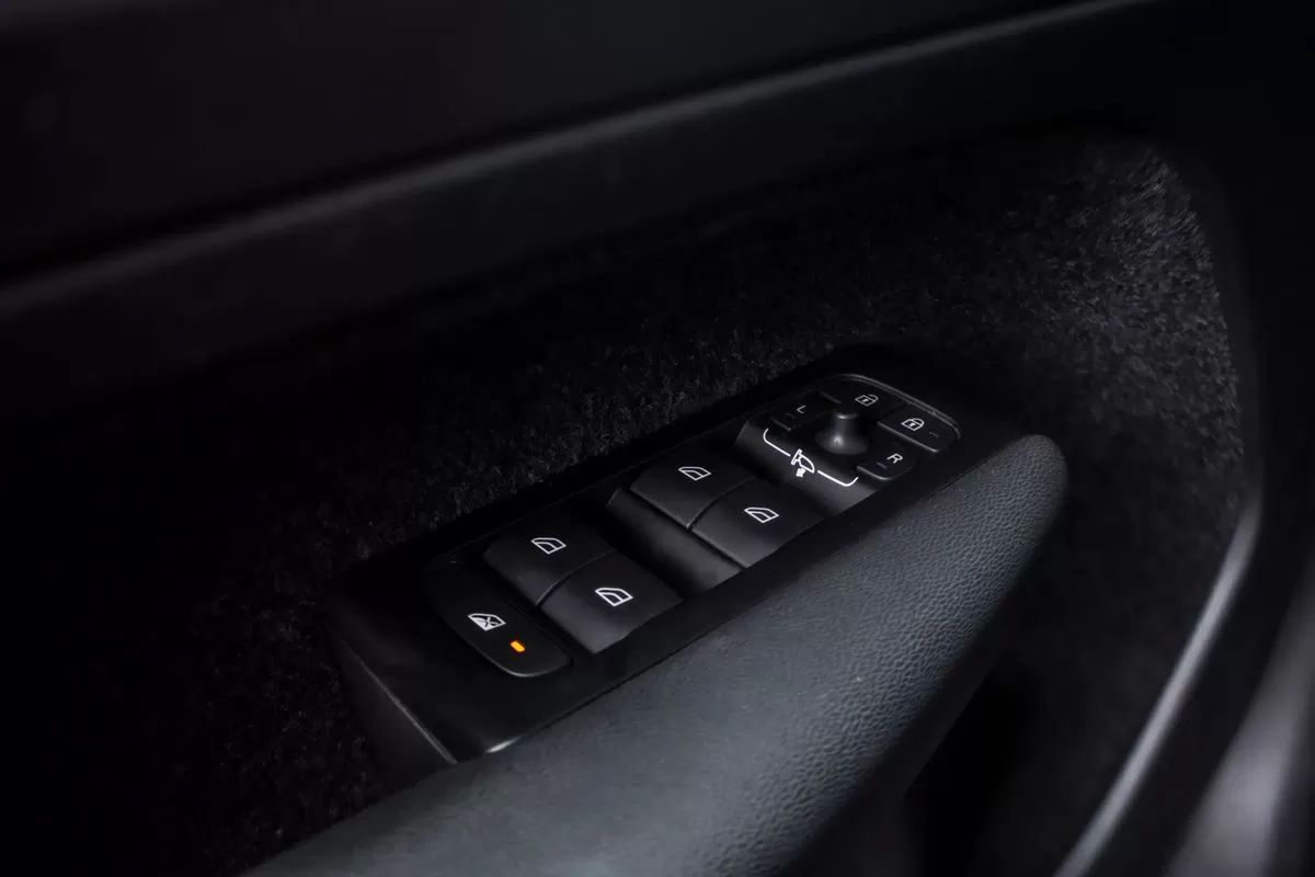 volvo-xc40-2022-hibrido-1477cc