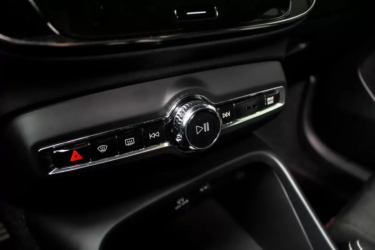 volvo-xc40-2022-hibrido-1477cc