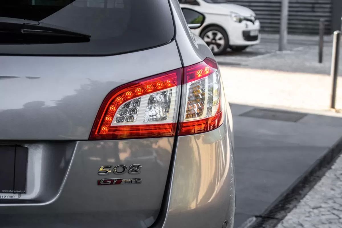 peugeot-508-sw-2015-diesel-1560cc